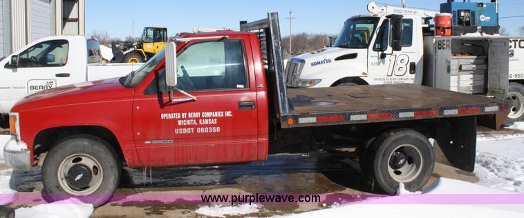 image for item 4797 1998 Chevrolet C3500 pickup truck