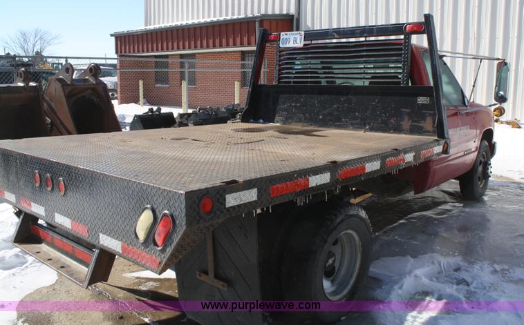 image for item 4797 1998 Chevrolet C3500 pickup truck