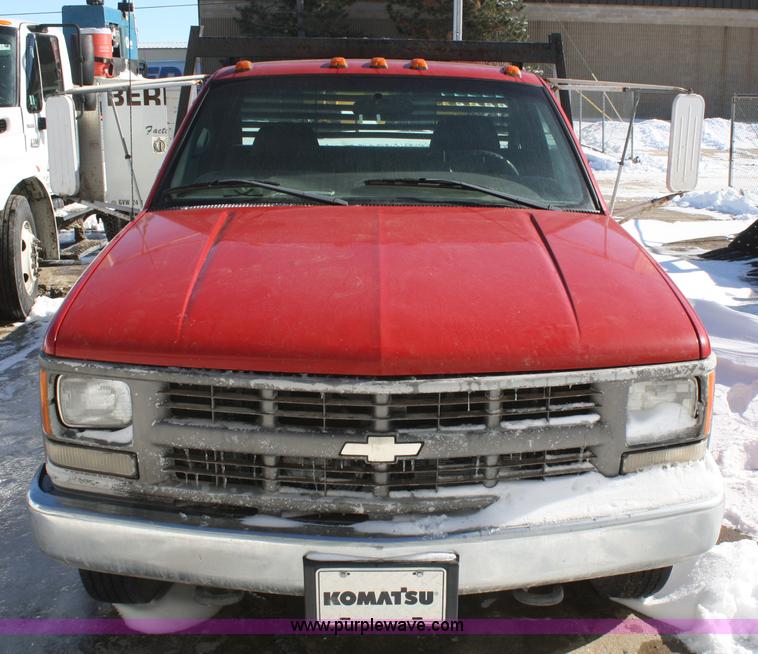 image for item 4797 1998 Chevrolet C3500 pickup truck