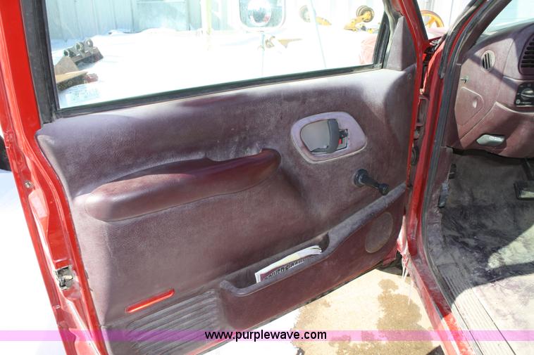 image for item 4797 1998 Chevrolet C3500 pickup truck