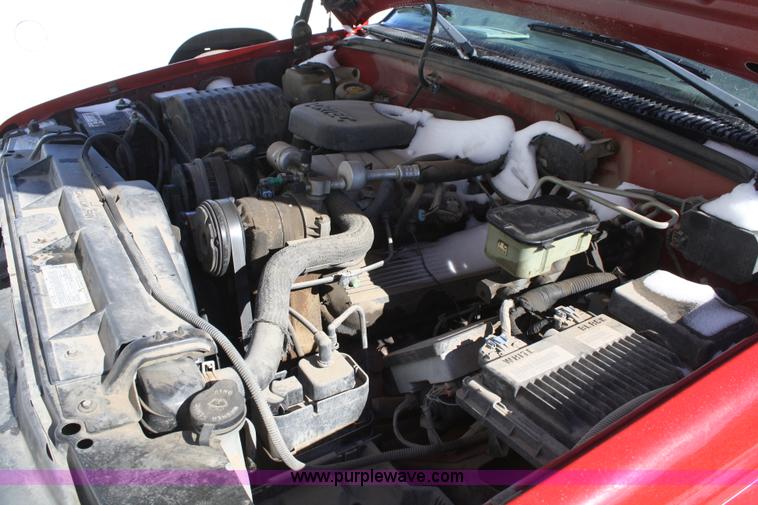 image for item 4797 1998 Chevrolet C3500 pickup truck