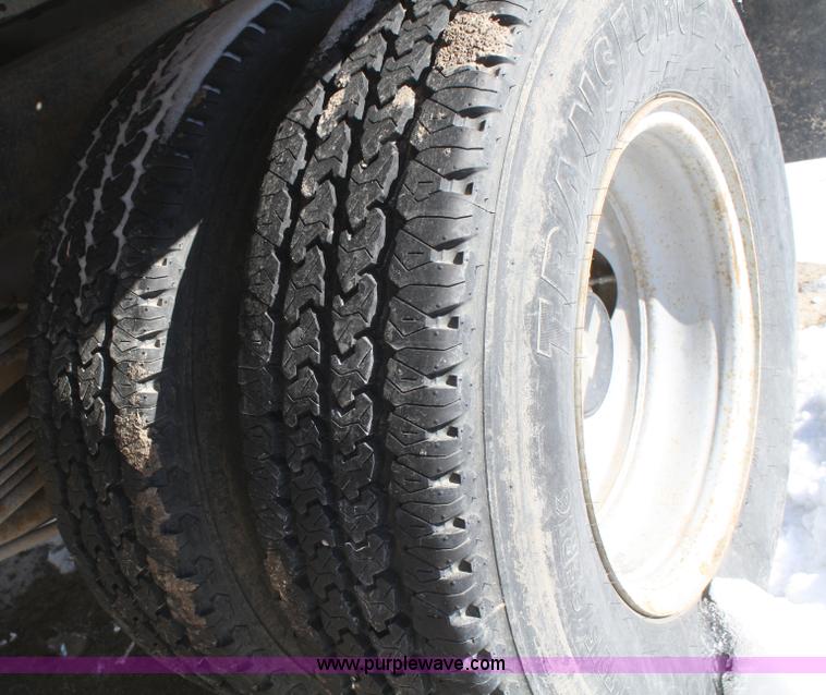 image for item 4797 1998 Chevrolet C3500 pickup truck