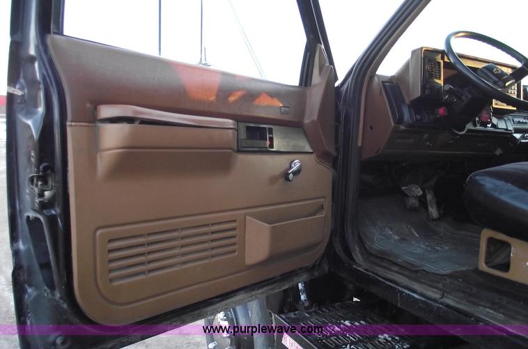 image for item 5375 1990 Chevrolet Kodiak single axle dump truck