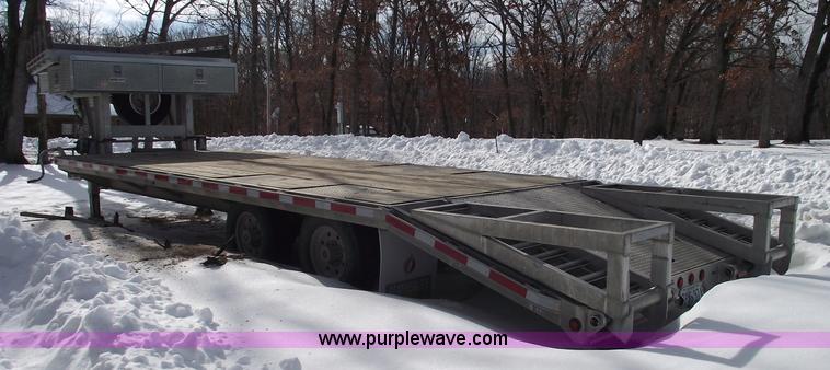 image for item 5387 2006 Featherlite 1585 all aluminum goose neck trailer