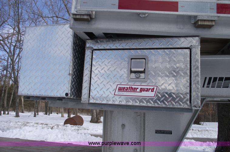 image for item 5387 2006 Featherlite 1585 all aluminum goose neck trailer