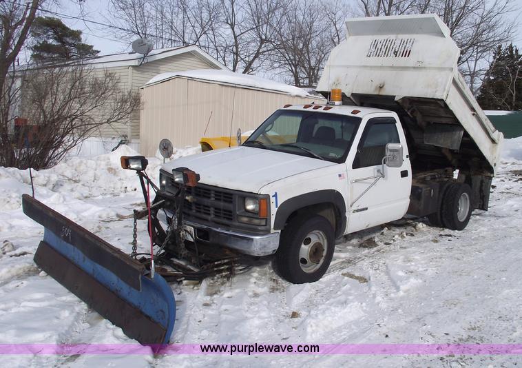 image for item 5420 1995 Chevrolet K3500 Cheyenne dually pickup truck