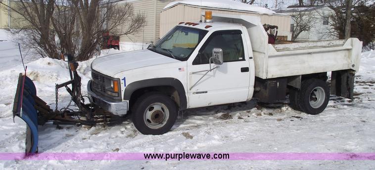 image for item 5420 1995 Chevrolet K3500 Cheyenne dually pickup truck