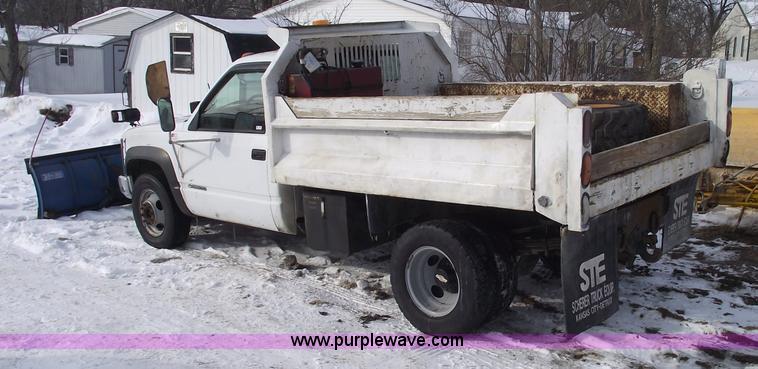 image for item 5420 1995 Chevrolet K3500 Cheyenne dually pickup truck
