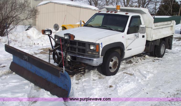 image for item 5420 1995 Chevrolet K3500 Cheyenne dually pickup truck