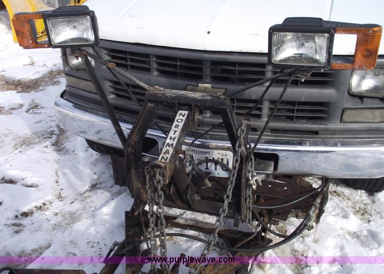 image for item 5420 1995 Chevrolet K3500 Cheyenne dually pickup truck