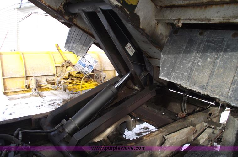 image for item 5420 1995 Chevrolet K3500 Cheyenne dually pickup truck