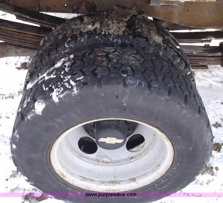 image for item 5420 1995 Chevrolet K3500 Cheyenne dually pickup truck