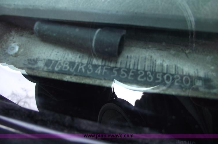 image for item 5420 1995 Chevrolet K3500 Cheyenne dually pickup truck