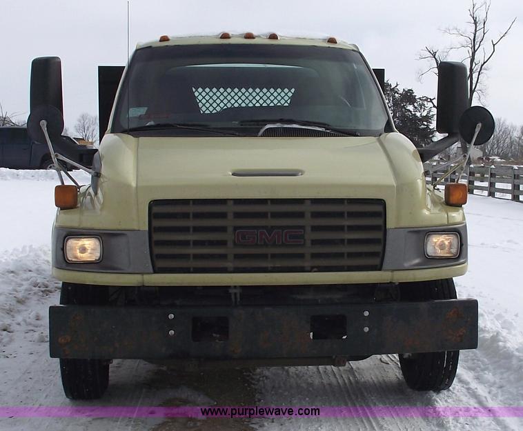 image for item 5532 2005 GMC C5500 flatbed truck
