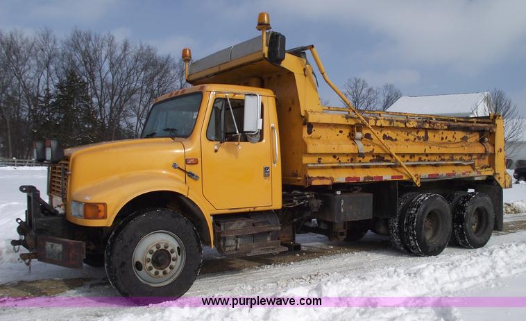 image for item 5534 1998 International 4900 dump truck