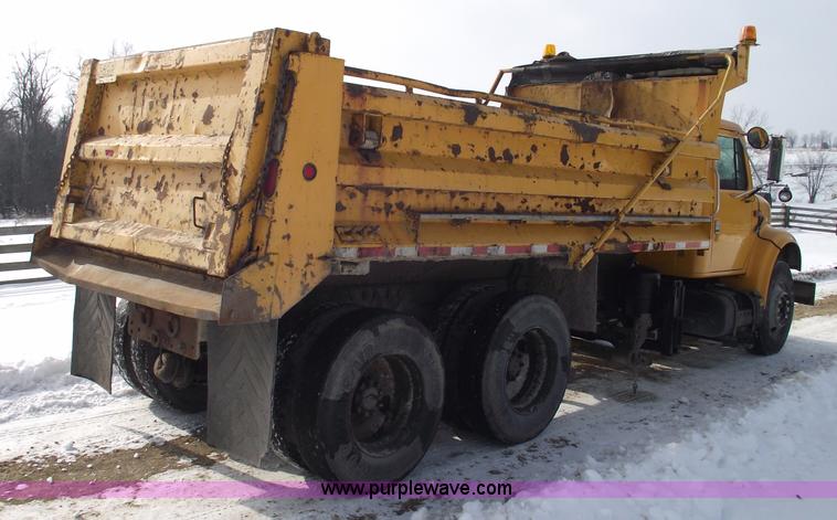 image for item 5534 1998 International 4900 dump truck