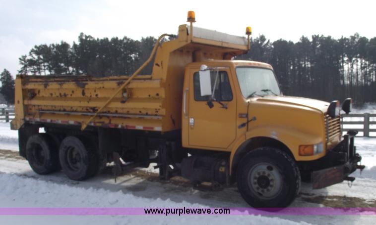 image for item 5534 1998 International 4900 dump truck
