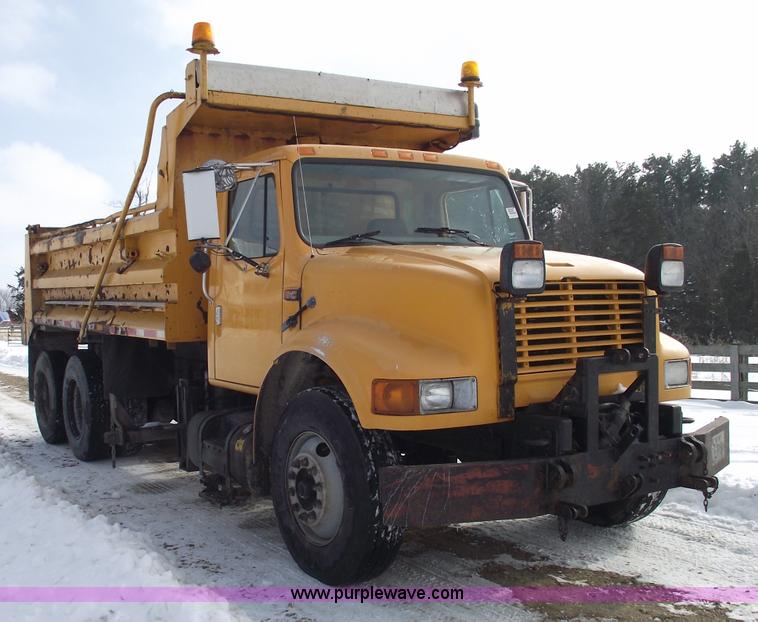 image for item 5534 1998 International 4900 dump truck