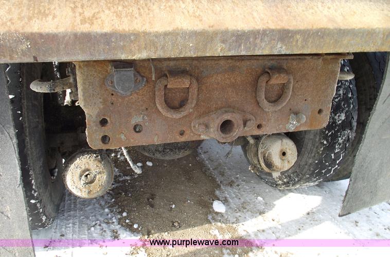 image for item 5534 1998 International 4900 dump truck