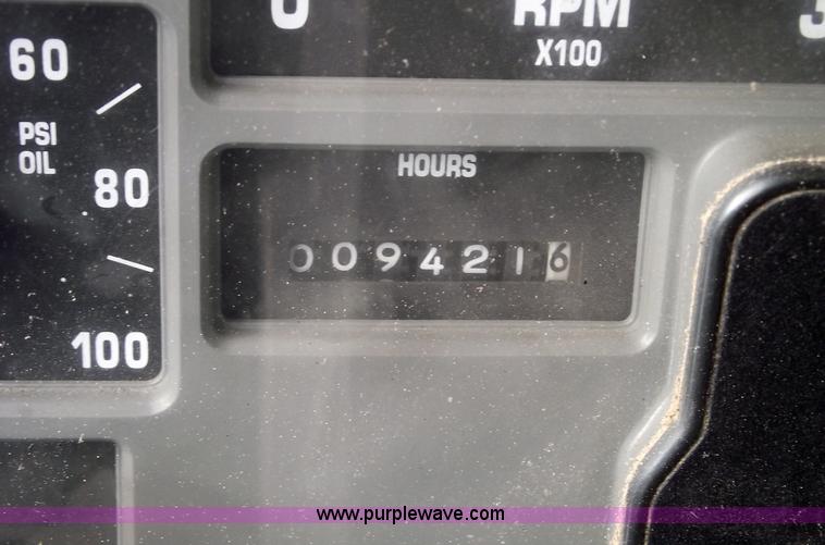 image for item 5534 1998 International 4900 dump truck