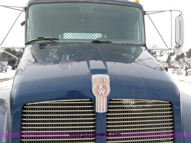 image for item 5550 1997 Kenworth T300 flatbed truck