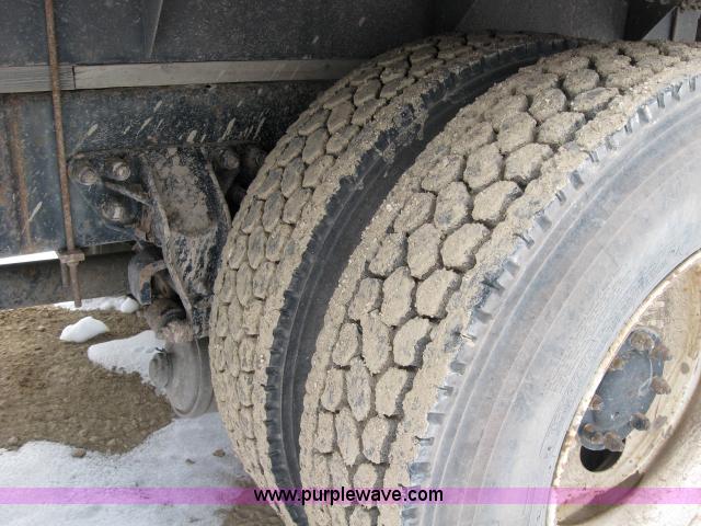 image for item 5550 1997 Kenworth T300 flatbed truck