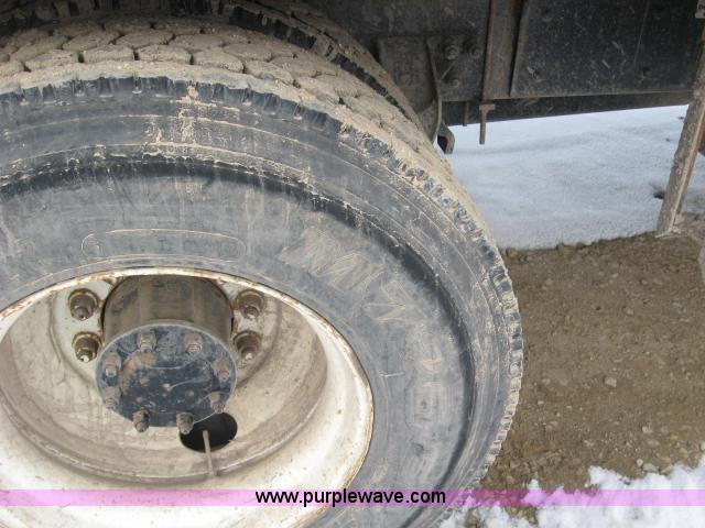 image for item 5550 1997 Kenworth T300 flatbed truck