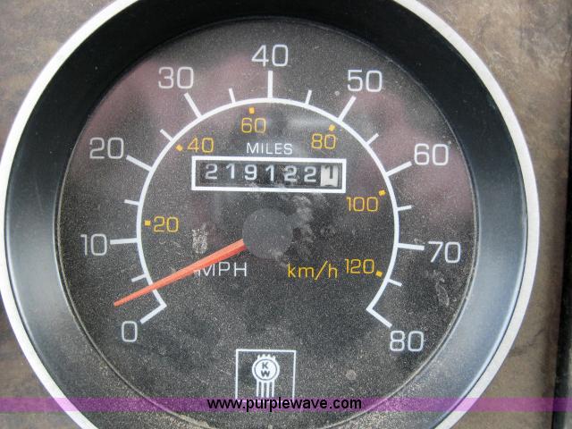 image for item 5550 1997 Kenworth T300 flatbed truck