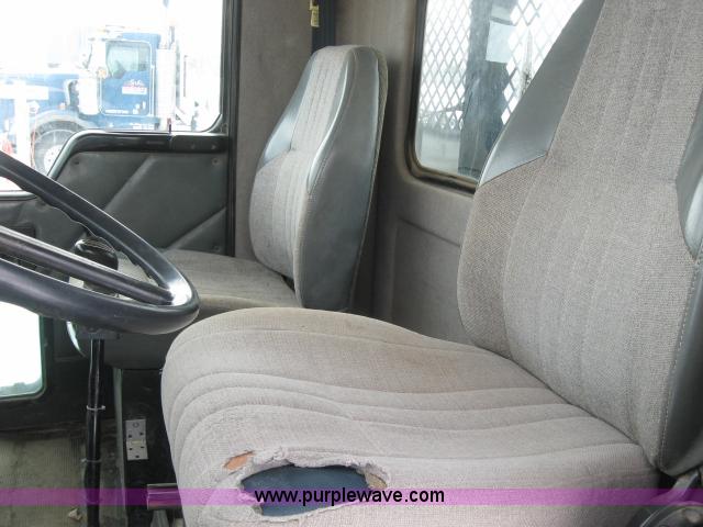 image for item 5550 1997 Kenworth T300 flatbed truck