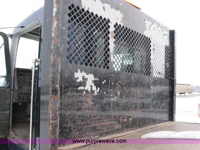 image for item 5550 1997 Kenworth T300 flatbed truck