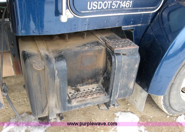 image for item 5550 1997 Kenworth T300 flatbed truck