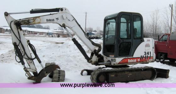 image for item 5572 2001 Bobcat 341 mini excavator