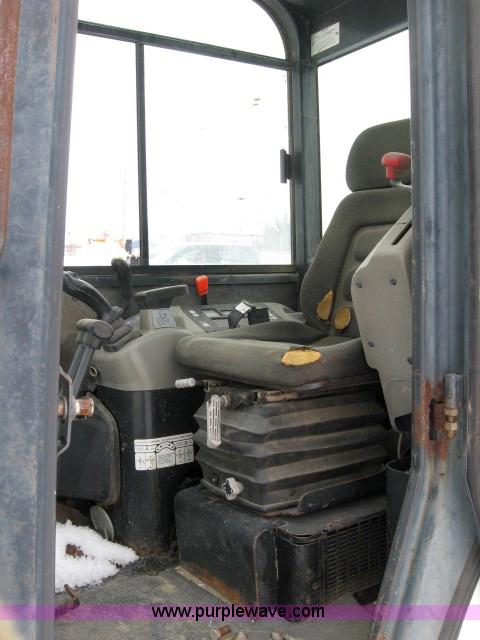 image for item 5572 2001 Bobcat 341 mini excavator