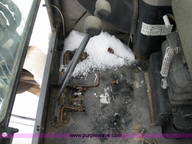 image for item 5572 2001 Bobcat 341 mini excavator