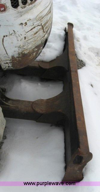 image for item 5572 2001 Bobcat 341 mini excavator
