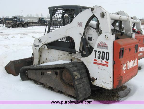 image for item 5573 2003 Bobcat T300 compact track loader