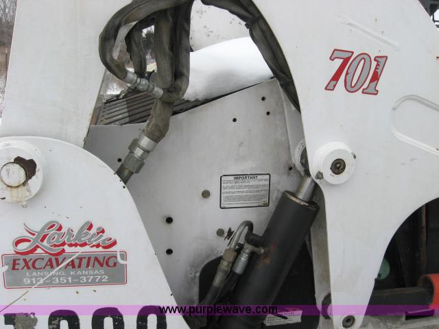 image for item 5573 2003 Bobcat T300 compact track loader