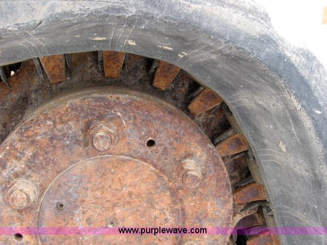 image for item 5573 2003 Bobcat T300 compact track loader