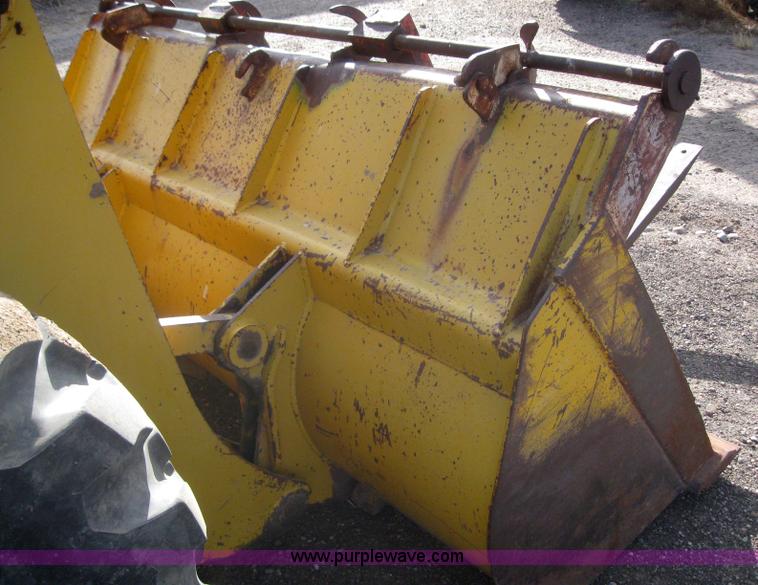 image for item 6500 1976 Clark Michigan 55B wheel loader