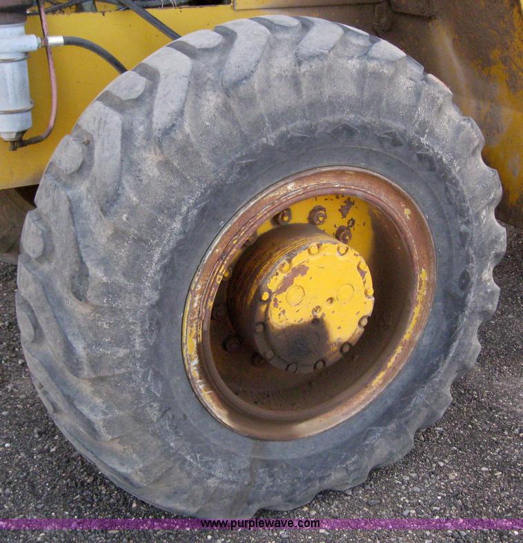 image for item 6500 1976 Clark Michigan 55B wheel loader