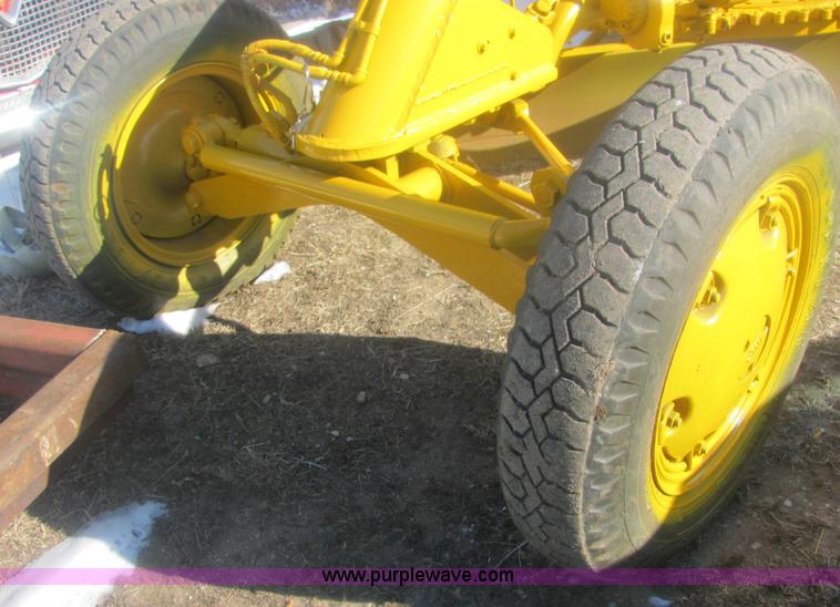 image for item 6835 Allis Chalmers D motor grader