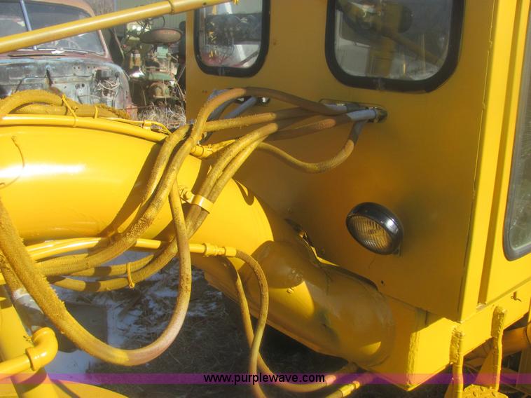 image for item 6835 Allis Chalmers D motor grader