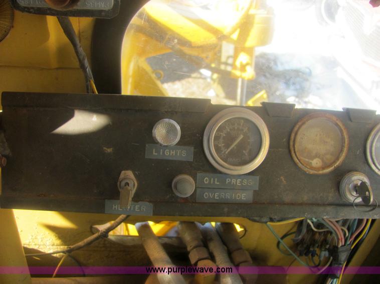 image for item 6835 Allis Chalmers D motor grader