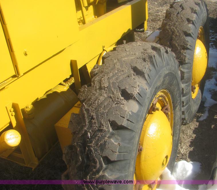 image for item 6835 Allis Chalmers D motor grader