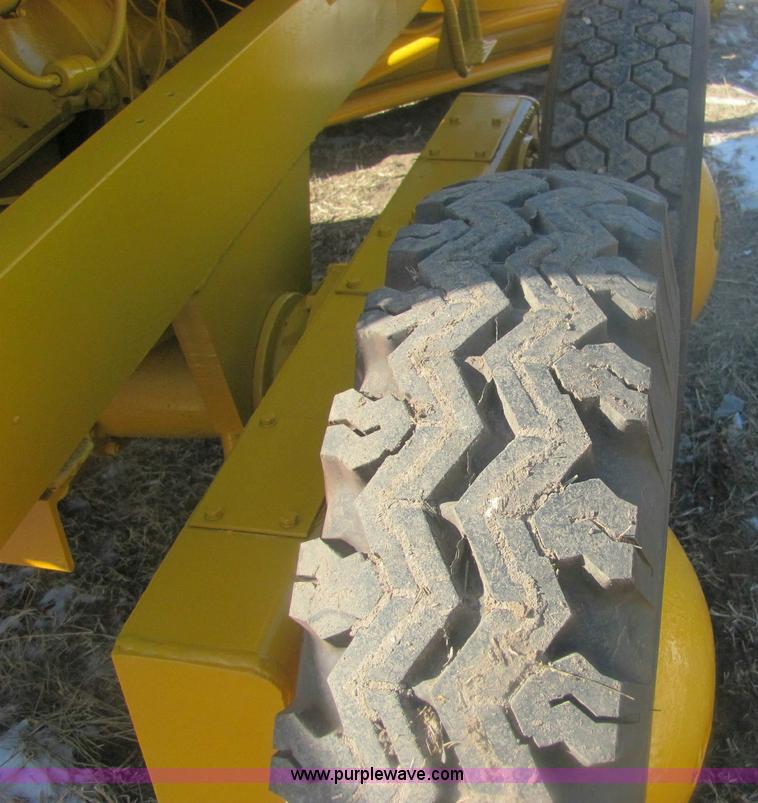 image for item 6835 Allis Chalmers D motor grader