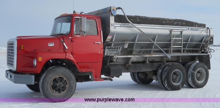 image for item 7790 1979 Ford 8000 dump truck