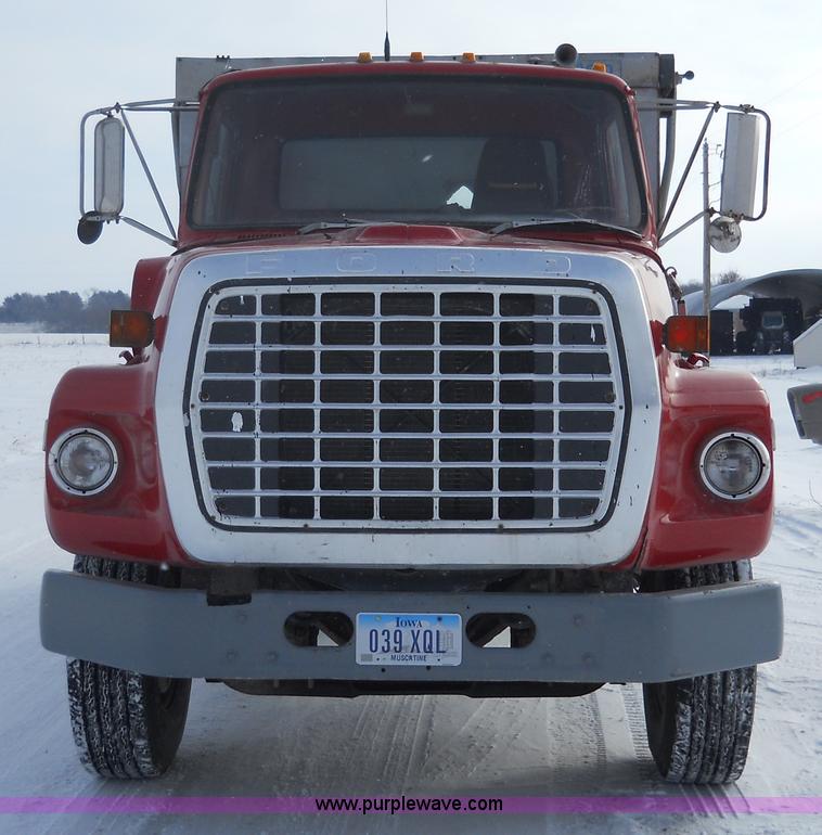 image for item 7790 1979 Ford 8000 dump truck