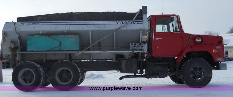 image for item 7790 1979 Ford 8000 dump truck