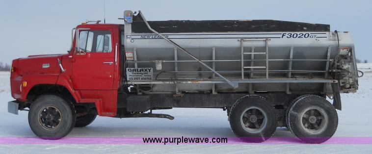 image for item 7790 1979 Ford 8000 dump truck