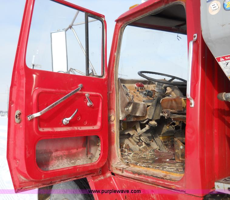 image for item 7790 1979 Ford 8000 dump truck